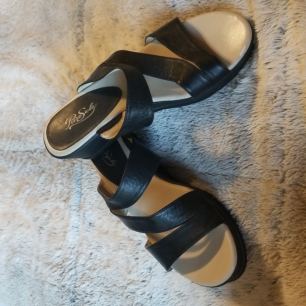 PURE SOLE Sz 8.5M, black w/2" wedge heel. Soft leather uppers EUC